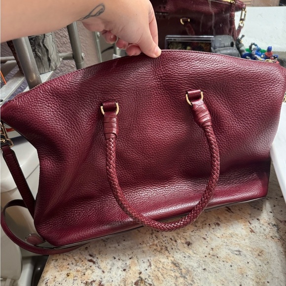 Tory Burch Taylor Satchel/Shoulder Bag in Pebble Leather. Imperial Garnet - Picture 4 of 7